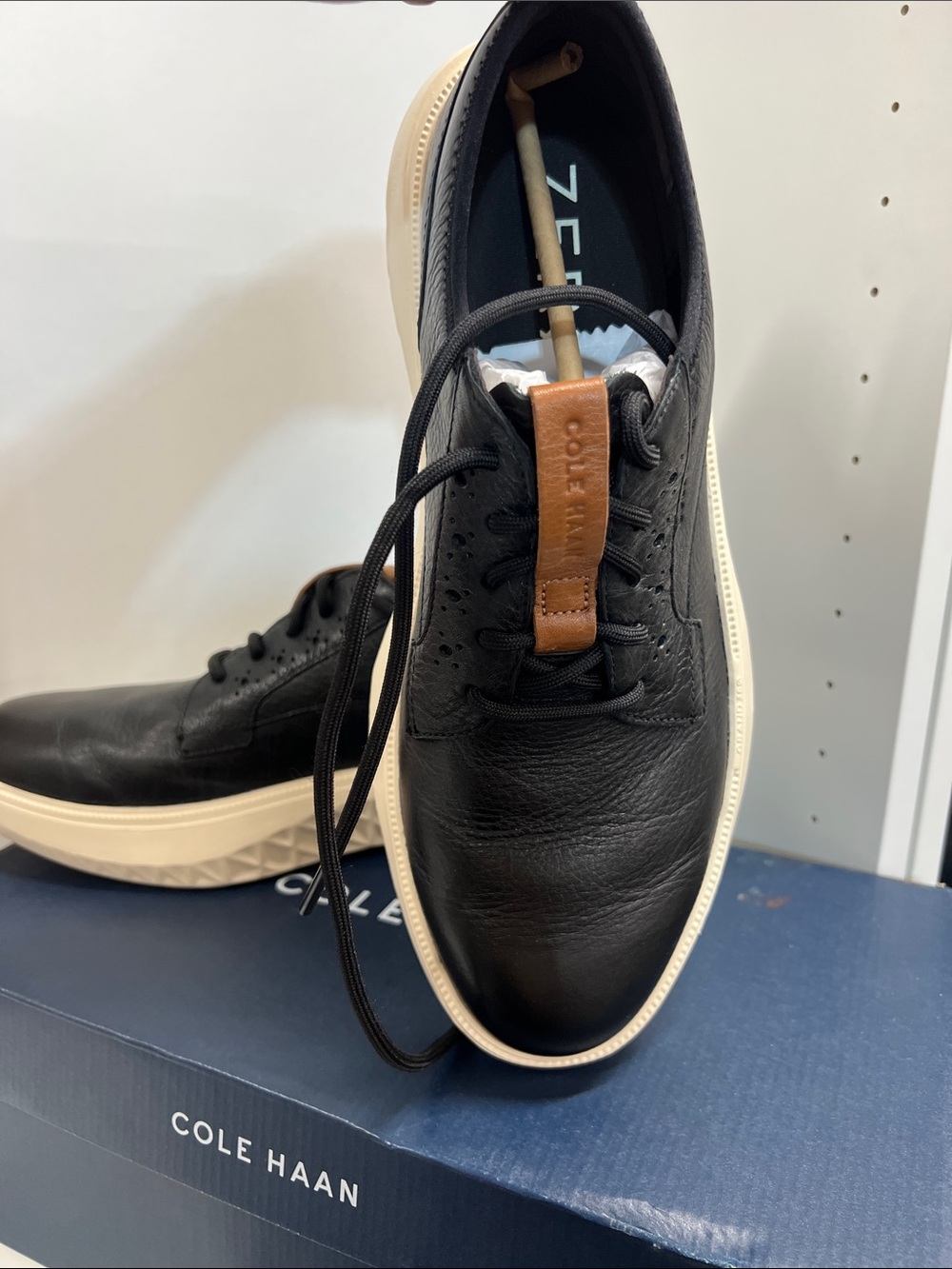 🔥🔥 Cole Haan Men Black Leather Sneakers size 10.5 - Picture 4 of 9